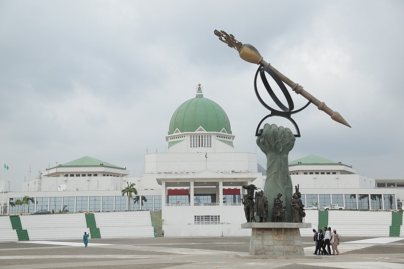 800px-National_Assembly_Building_with_Mace,_Abuja,_Nigeria.jpg